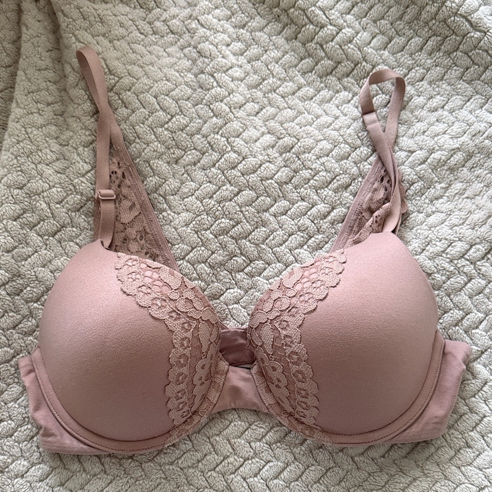 Victoria’s Secret 34C Lace Bra